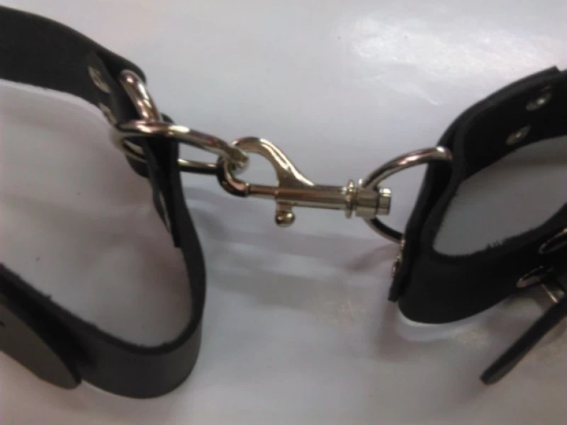 BDSM Δερμάτινο σετ μηρών-χεριών