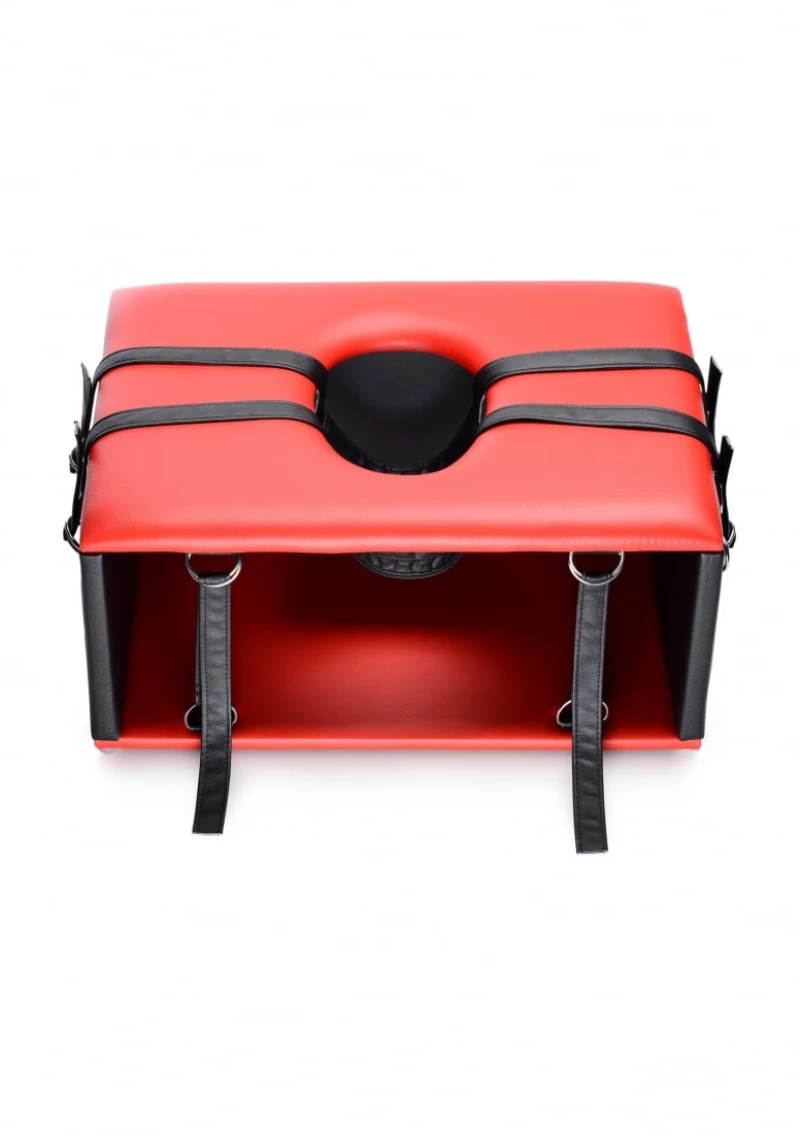 Queening Chair - Black and Red