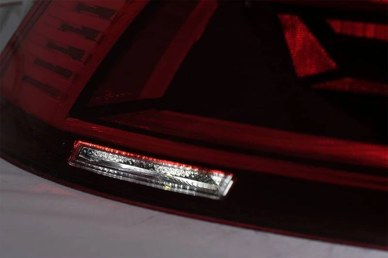 Πισινά Φανάρια Set Για VW Passat B8 3G (2015-2019) Limousine Sequential Dynamic Φλας B8.5 Design Red/Crystal