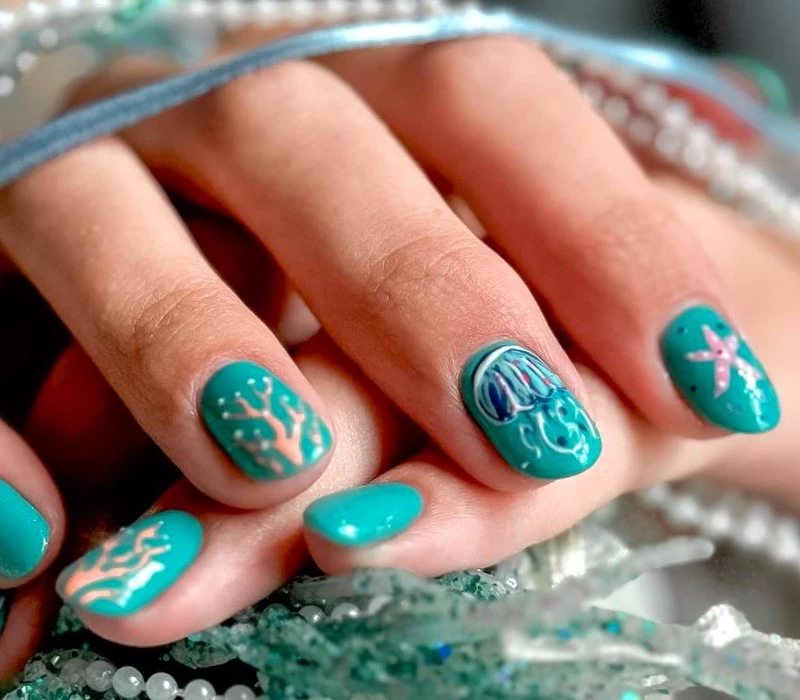 Long Lasting Manicure & Pedicure για μια γυναίκα!