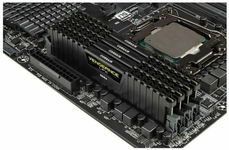 Μνήμη RAM Corsair CMK32GX4M2Z3600C18 DDR4 32 GB CL18