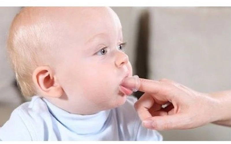 BabyOno Δαχτυλική Οδοντόβουρτσα Διάφανη BN723/01