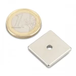 Μαγνήτης Παραλληλεπίπεδος 20x20x3x3.5mm Οπή Νεοδυμίου Δύναμη Έλξης 3,8kg