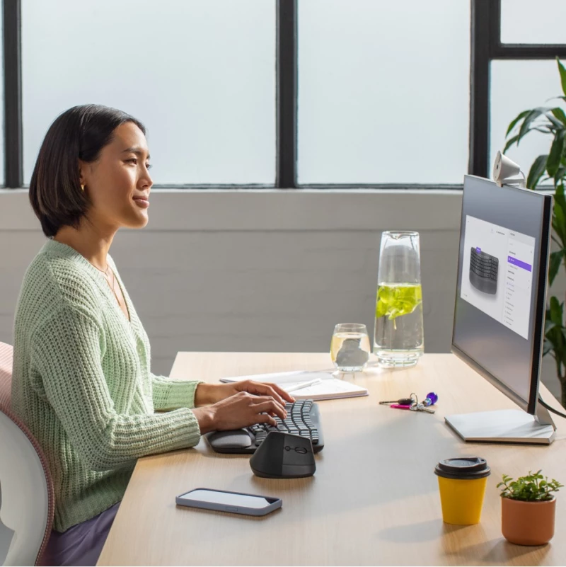 Logitech - Wave Keys / Computers