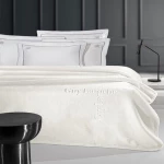 Κουβέρτα Βελουτέ Logo Ivory Guy Laroche Υπέρδιπλo 220x240cm Πολυέστερ