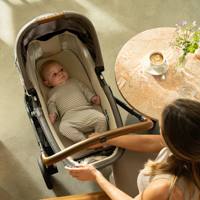 Nuna Carry Cot Lytl™ Caviar