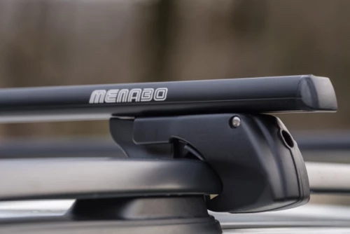 MENABO ΜΠΑΡΕΣ ΟΡΟΦΗΣ ΑΛΟΥΜΙΝΙΟΥ SHERMAN BLACK 120 cm ΣΕ ΜΑΥΡΟ ΧΡΩΜΑ ΓΙΑ Ford Focus II Station Wagon 5 doors 2004>2011 ΜΕ RAISED RAILS (Παράλληλες Μπάρες με Κενό) - 2 ΤΕΜ. (12280/MB)