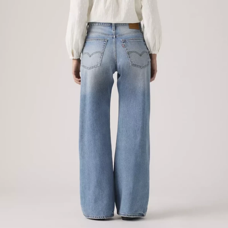 Levi’s® Woman Loose Boot Jeans