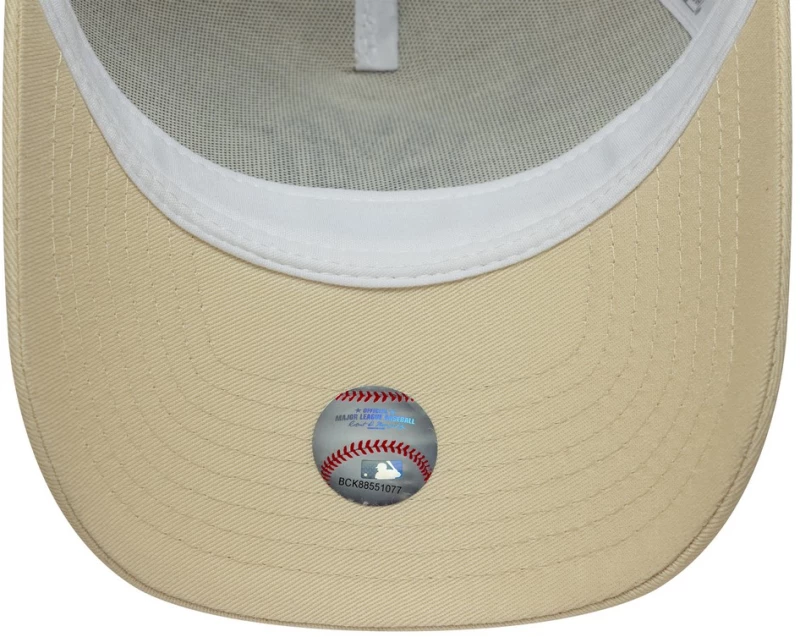 NEW ERA OUTLINE EF TRUCKER NEYYAN LTCCHS 60771718 NEW ERA Μπεζ